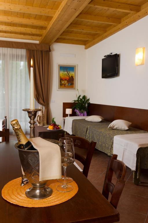 Locanda Ristorante Al Cardellino Bardolino Exteriér fotografie