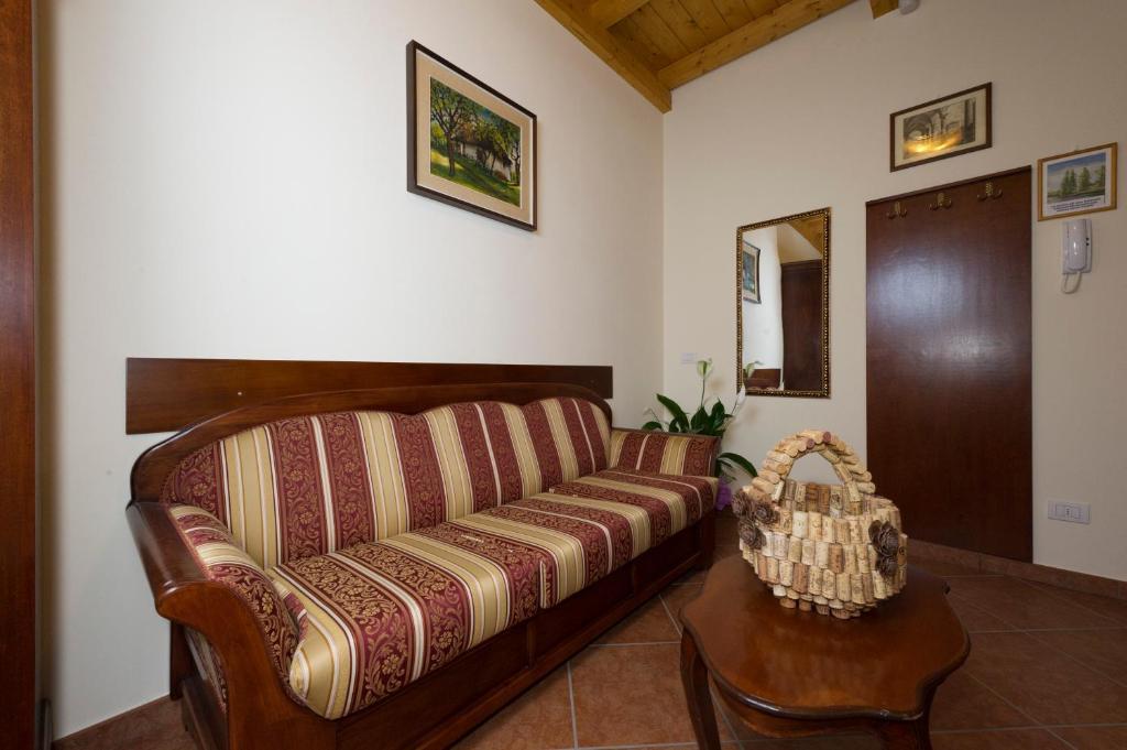 Locanda Ristorante Al Cardellino Bardolino Pokoj fotografie